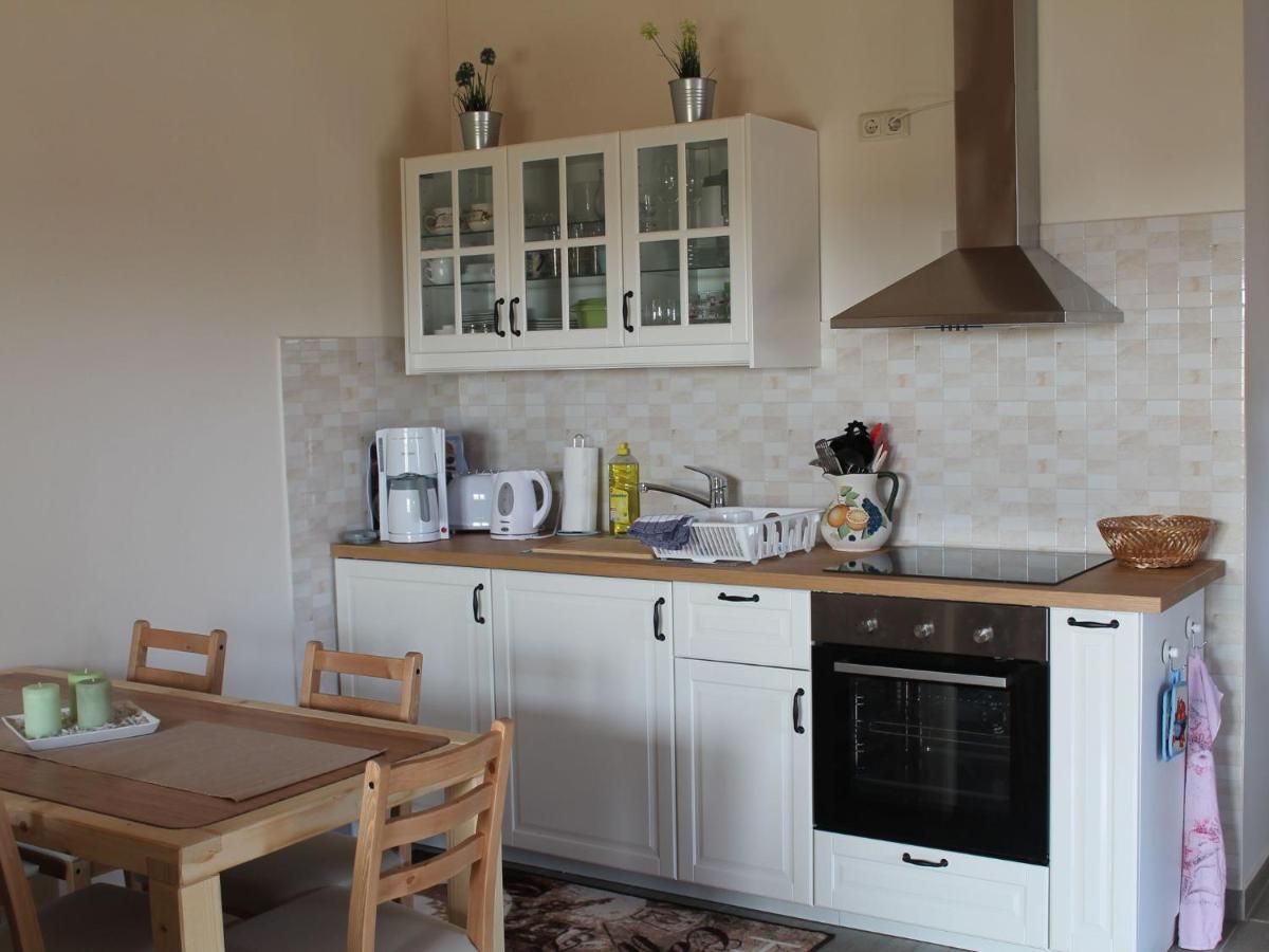 Comfy Farmhouse In Brusow With Garden Kröpelin Exterior foto