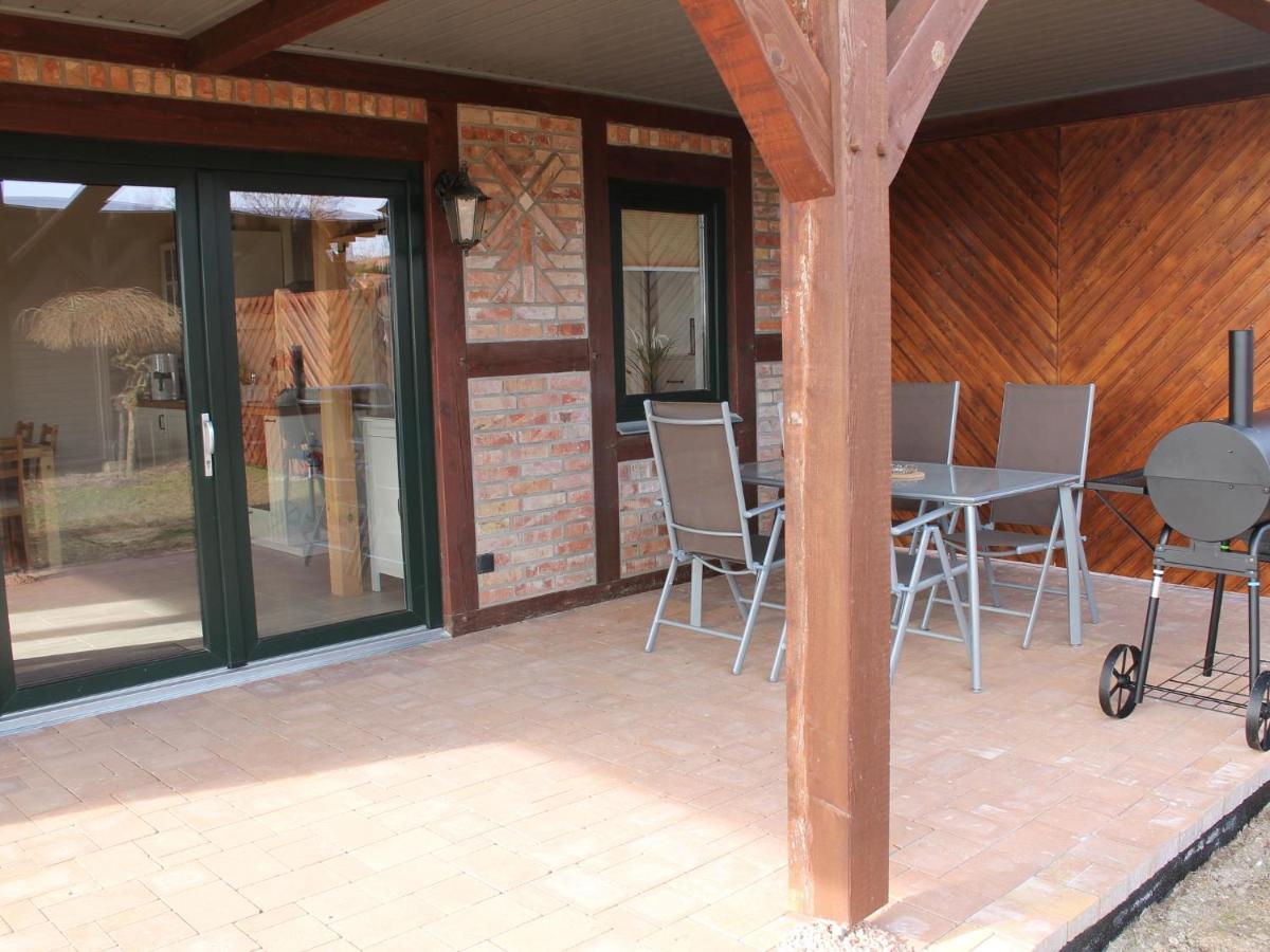 Comfy Farmhouse In Brusow With Garden Kröpelin Exterior foto